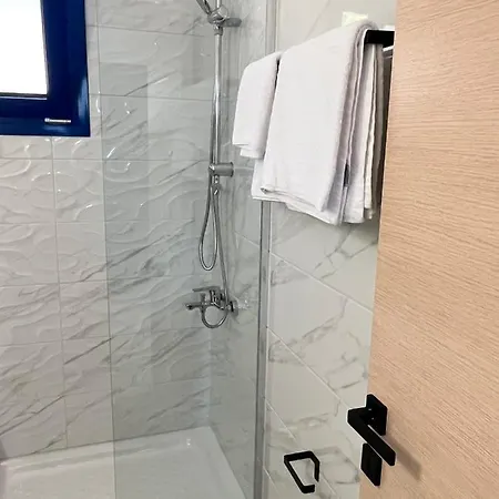 Szálloda Akroyiali 2*