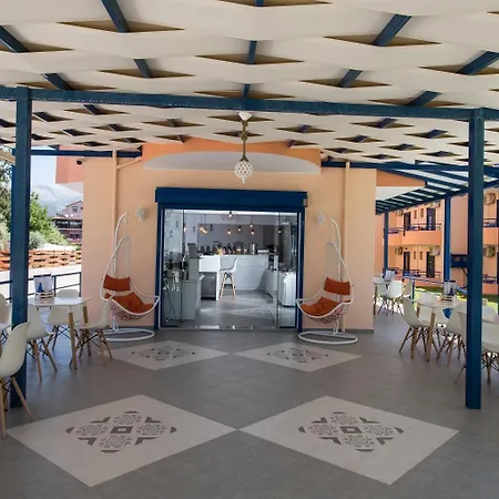 Szálloda Akroyiali 2*