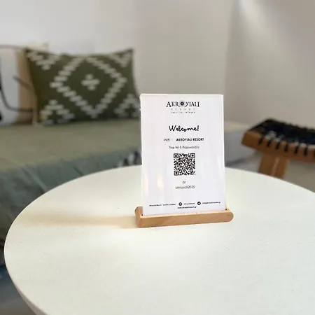 阿克罗伊亚利度假公寓 酒店 2*