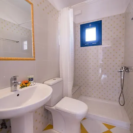 Szálloda Akroyiali 2*