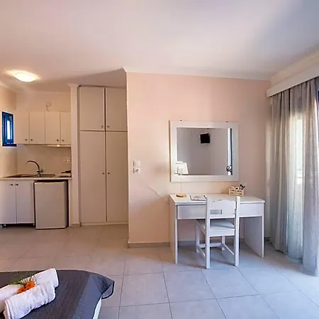 Akroyiali Hotell